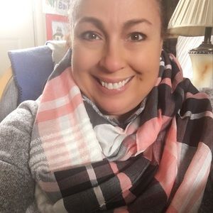 Meet your Posher, Phyllis